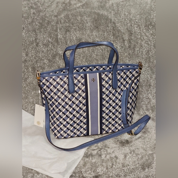 Tory Burch Handbags - Tory Burch Navy and Cream Tote Bag